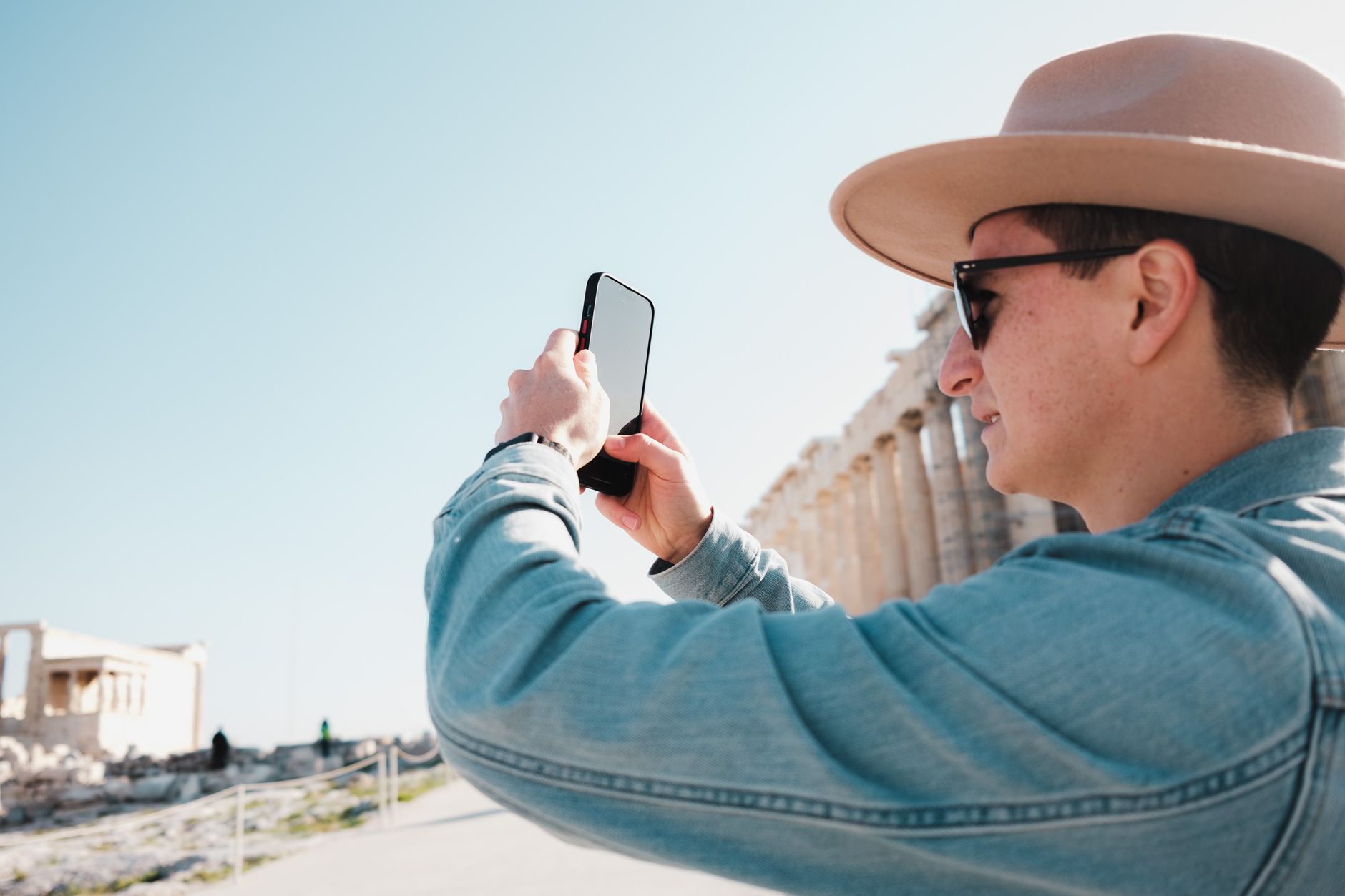 How Viator App-Exclusive Deals and Mobile Discounts Work